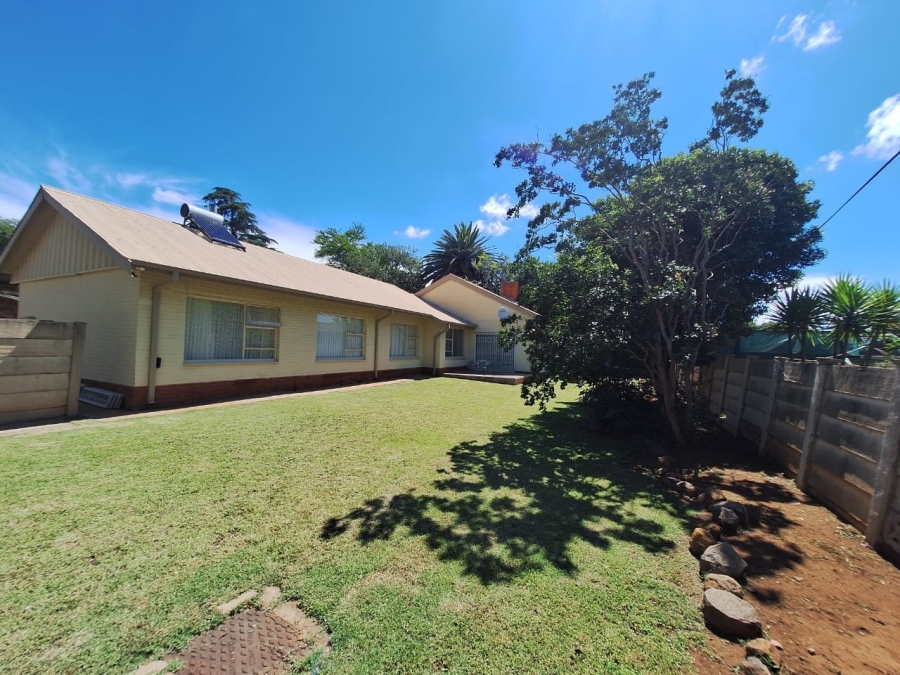 5 Bedroom Property for Sale in Fichardt Park Free State